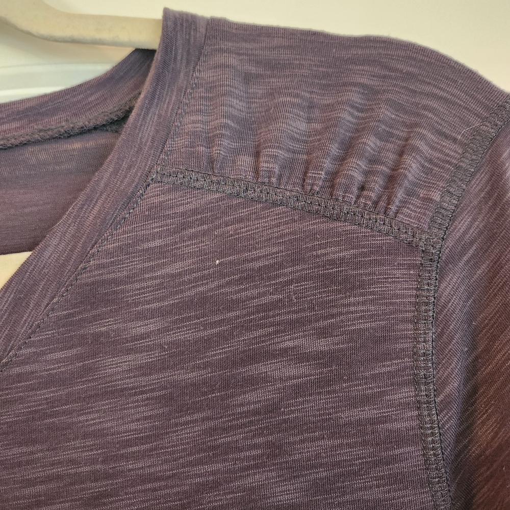 Title Nine Long Sleeve V-Neck Tee Thumbholes Dark Heather Gray Size S Athleisure - Picture 4 of 10